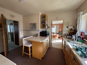 kitchen- click for photo gallery